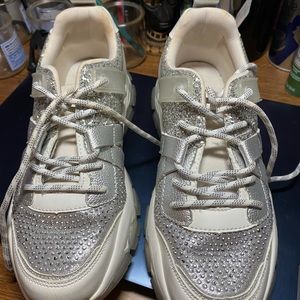 Shoe Dazzle sneakers